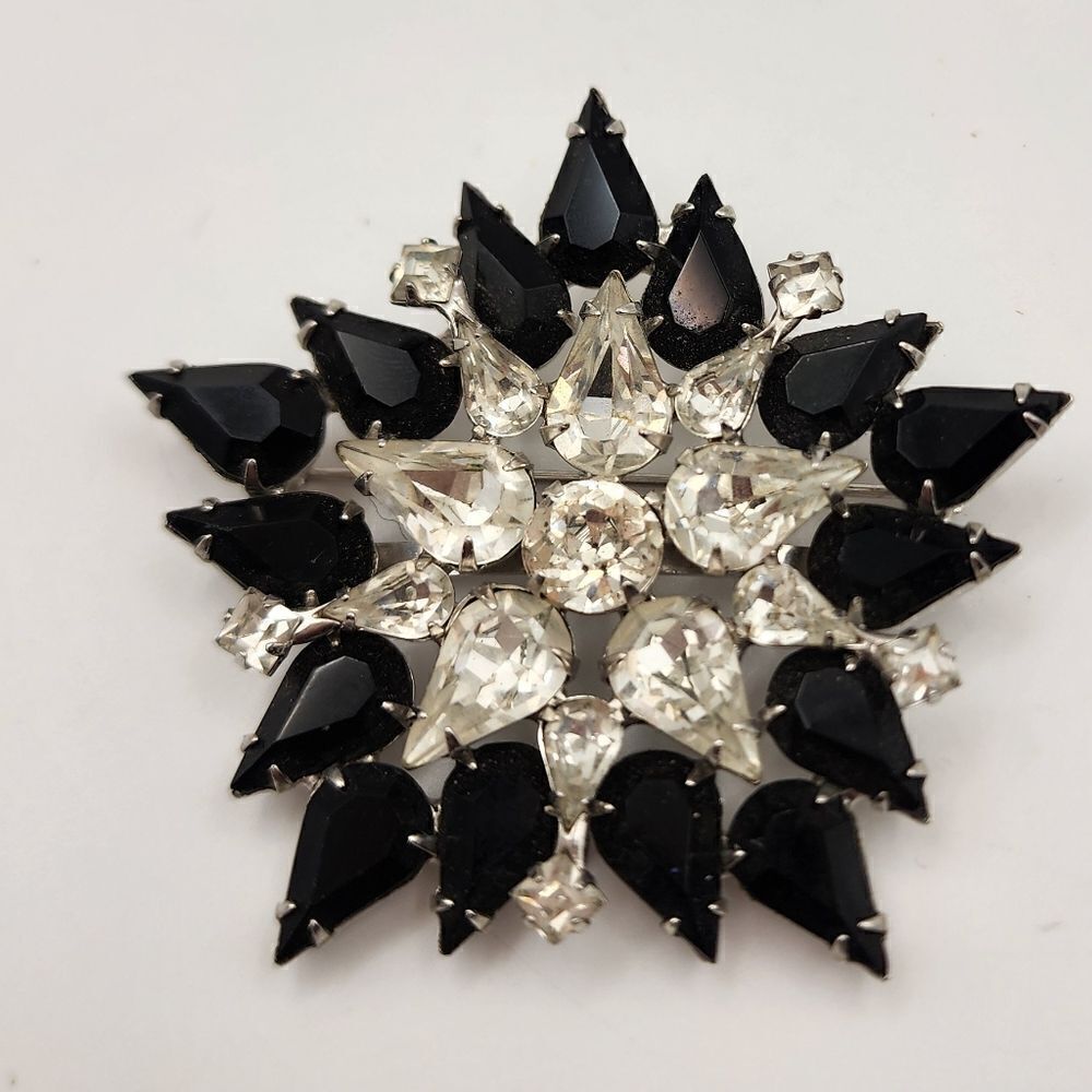 Vintage Flower Brooch Black Rhinestone Silver Daisy Brooch Pin Morning Pin